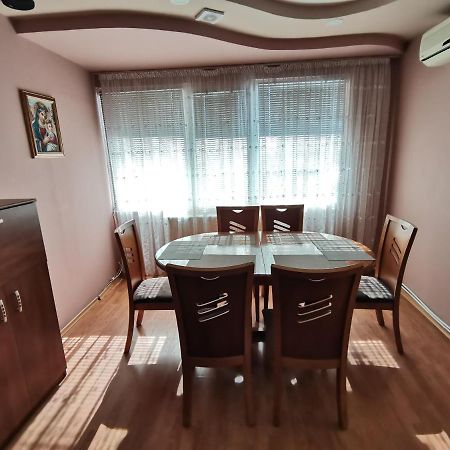 Central Apartment Targovishte Εξωτερικό φωτογραφία