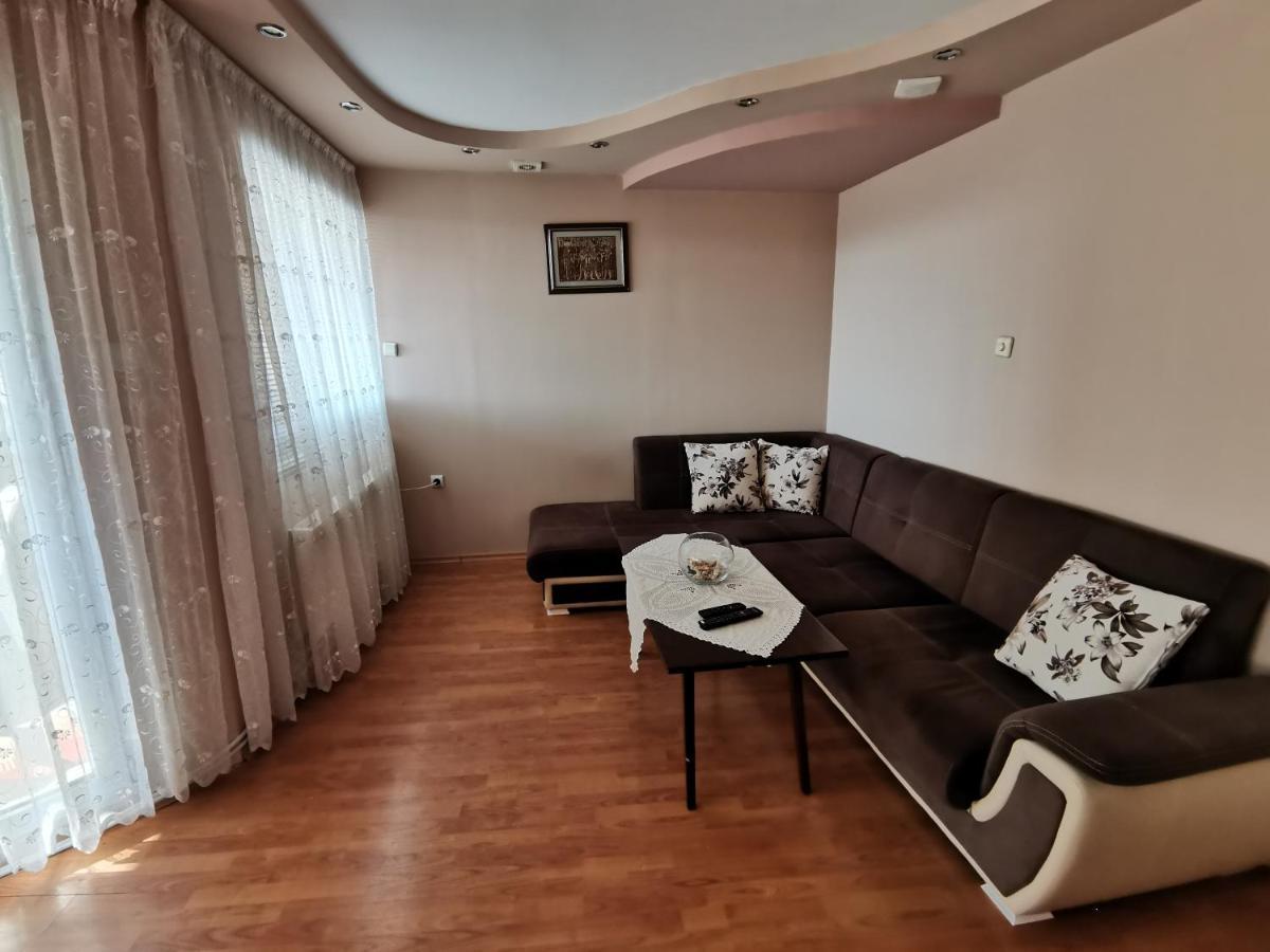 Central Apartment Targovishte Εξωτερικό φωτογραφία