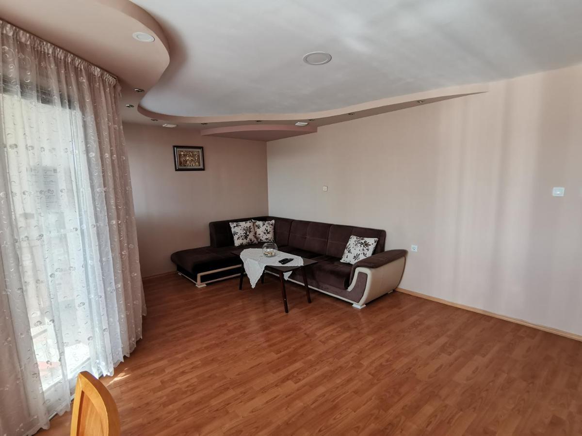 Central Apartment Targovishte Εξωτερικό φωτογραφία
